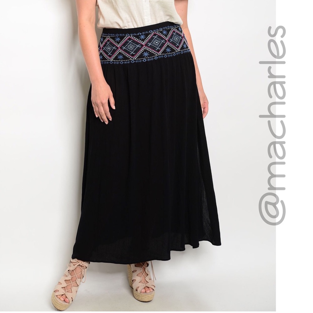 🆕🌸Maxi Skirt Embroidered Waist Black