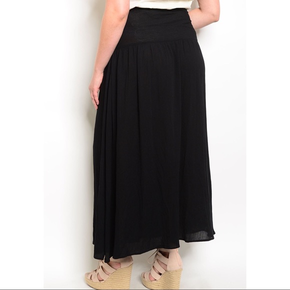 🆕🌸Maxi Skirt Embroidered Waist Black - Picture 2 of 4