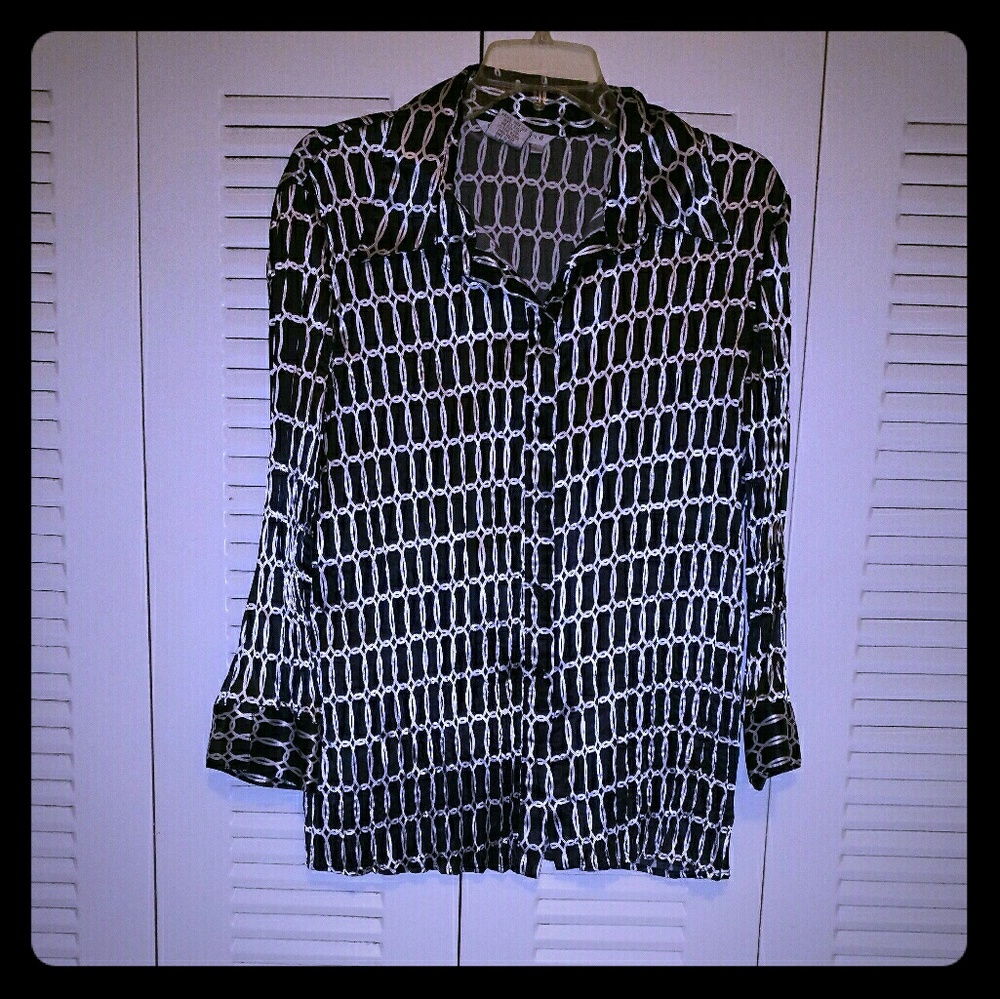 LAST CHANCE! Black and white silky blouse