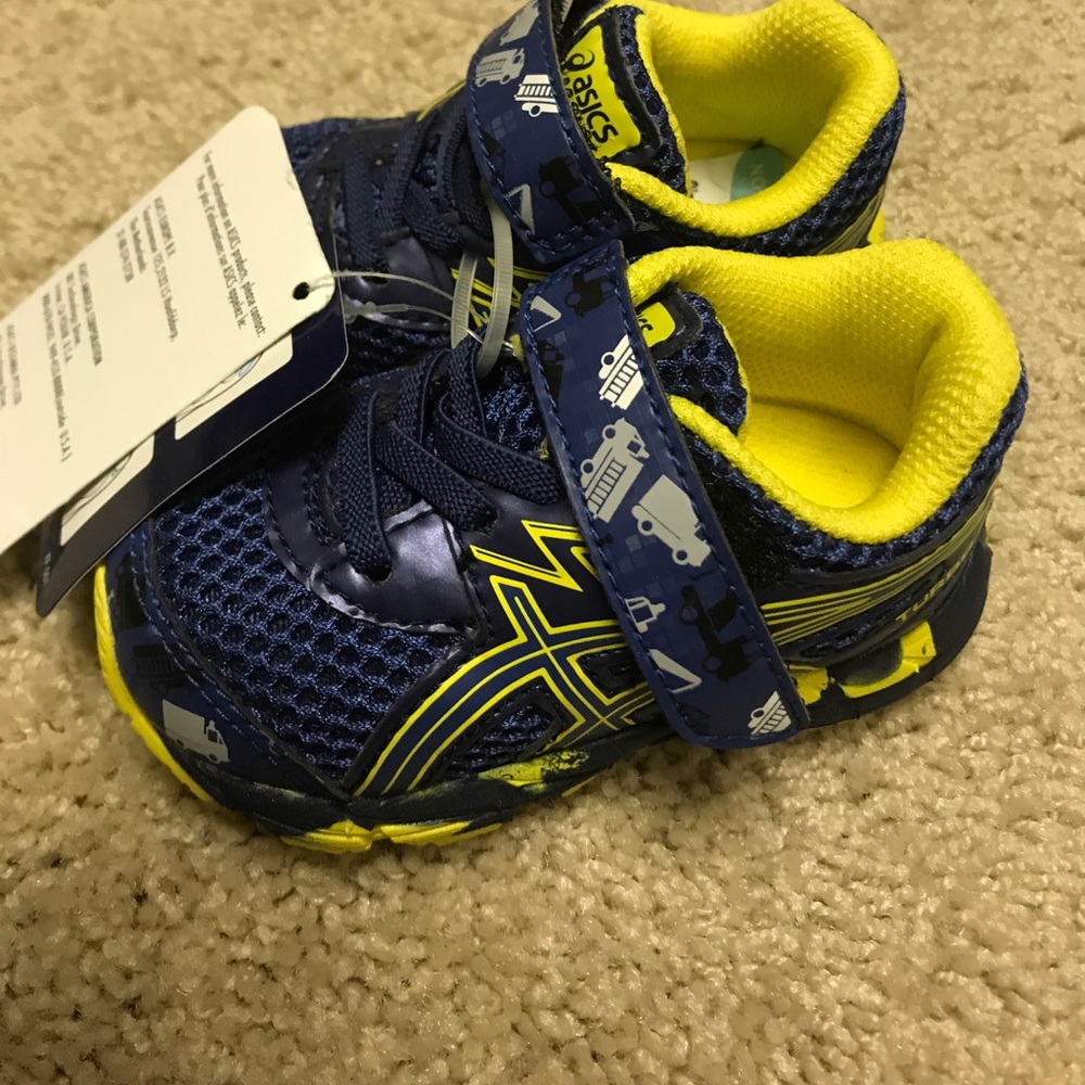 Toddler sneakers size 4 asics
