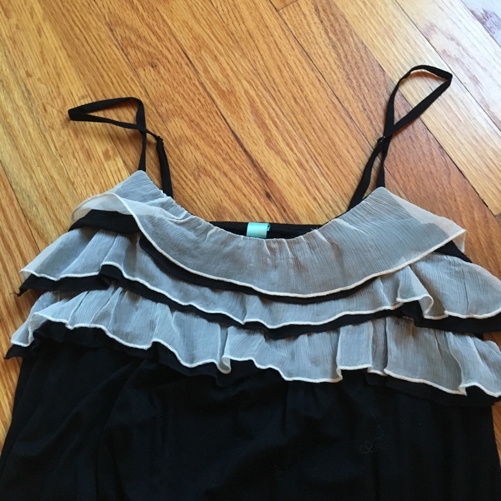 Black & White, Long String Tank, White Ruffle - Picture 3 of 5