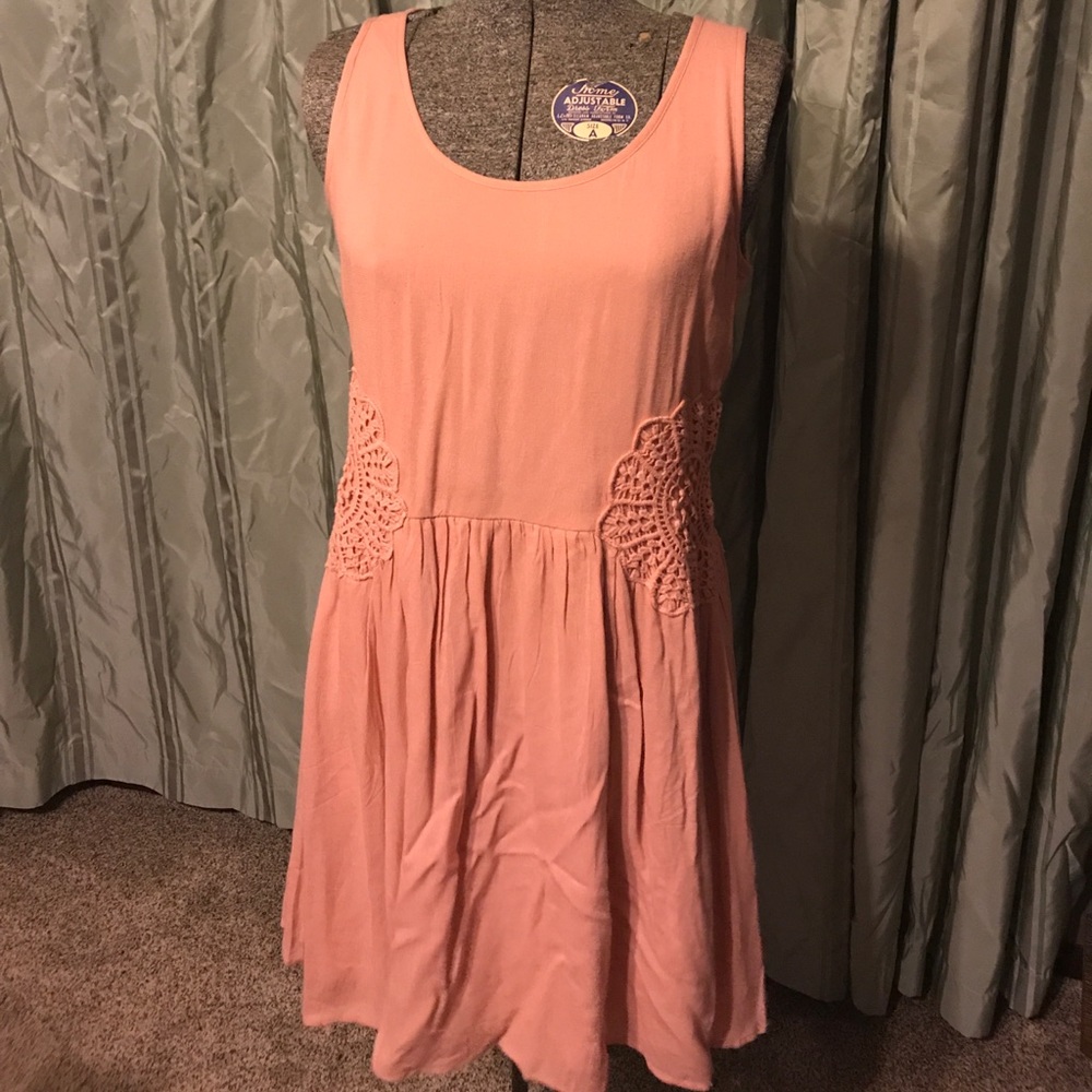 Salmon sleeveless dress