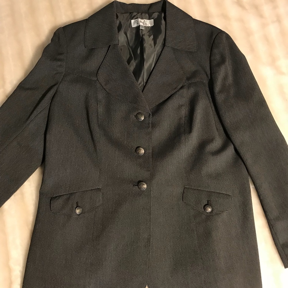 Women’s plus size suit size 18