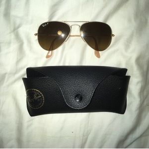 Gold aviator Ray-Bans polarized