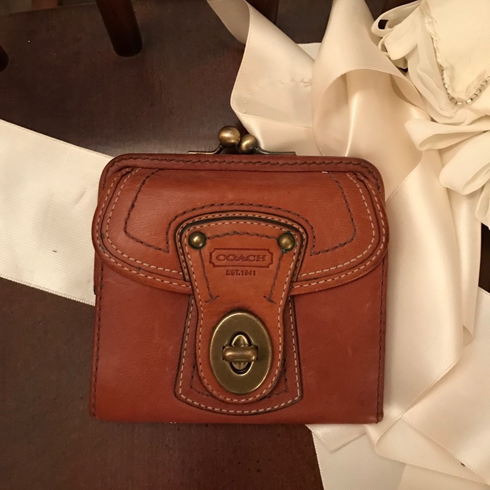 Vintage coach wallet!! Great condition!
