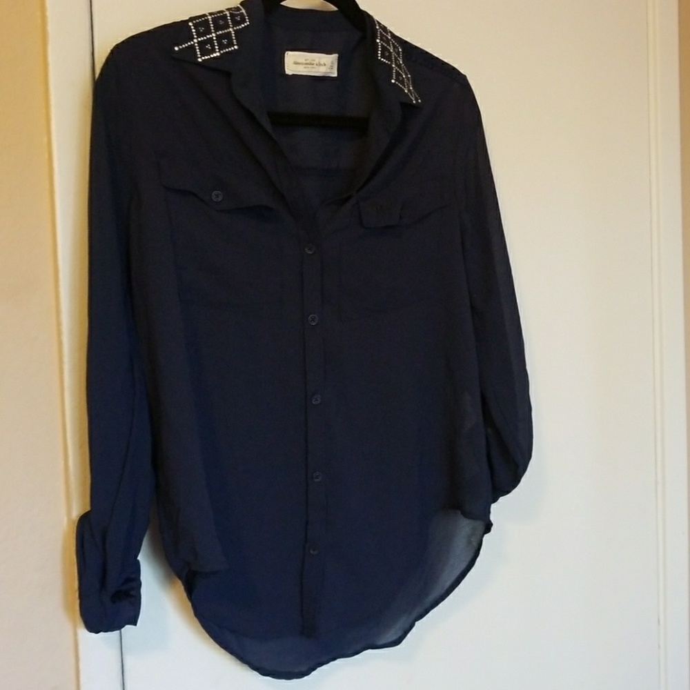 Beautiful blouse - Picture 3 of 3