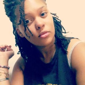 Meet your Posher, Simone