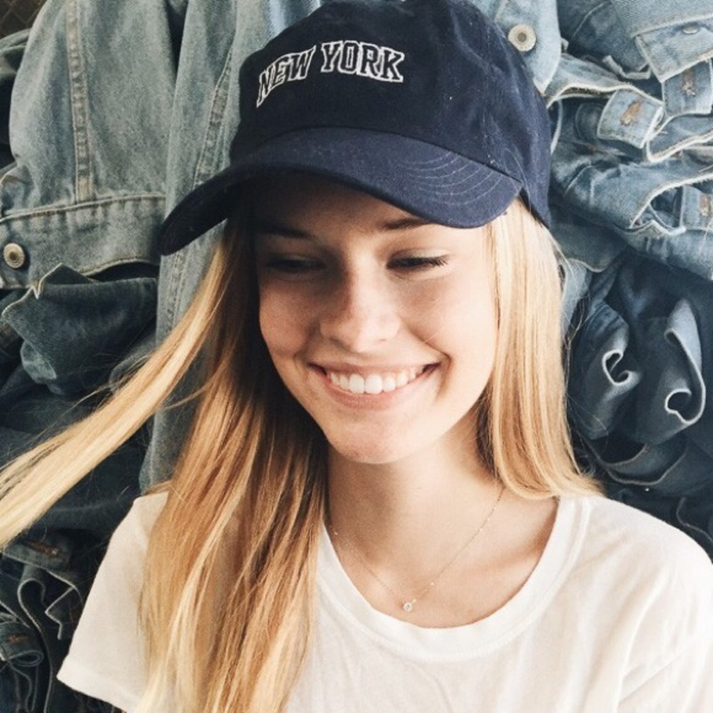 BRANDY MELVILLE NEW YORK CAP