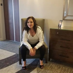 Meet your Posher, Lauren