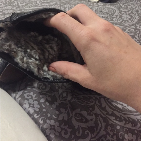 Fur lined BCBG booties 4 1/2 inch heel - Picture 4 of 4