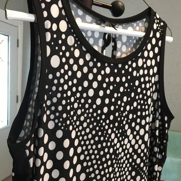 Top - Picture 2 of 3