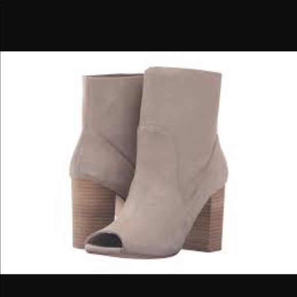 Last 2!! 8.5 10 Tom girl peep toe bootie - Picture 3 of 8