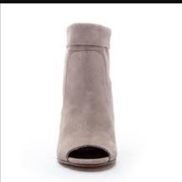 Last 2!! 8.5 10 Tom girl peep toe bootie - Picture 4 of 8