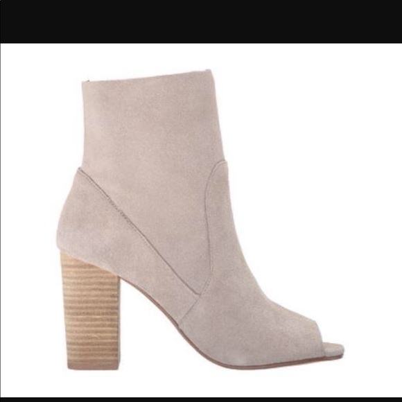 Last 2!! 8.5 10 Tom girl peep toe bootie - Picture 5 of 8