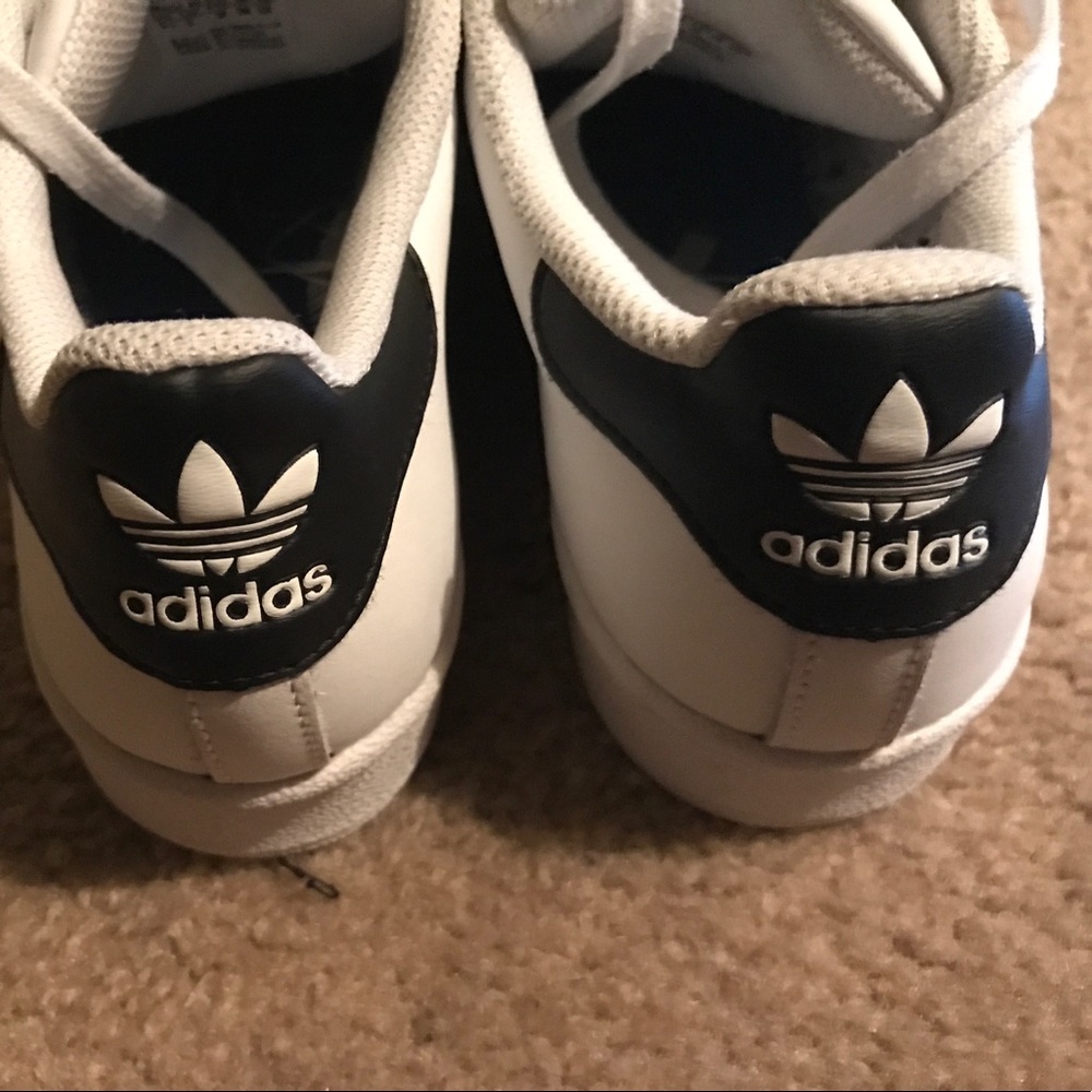 Adidas shoes youth 5.5 woman 7.5 - Picture 2 of 3