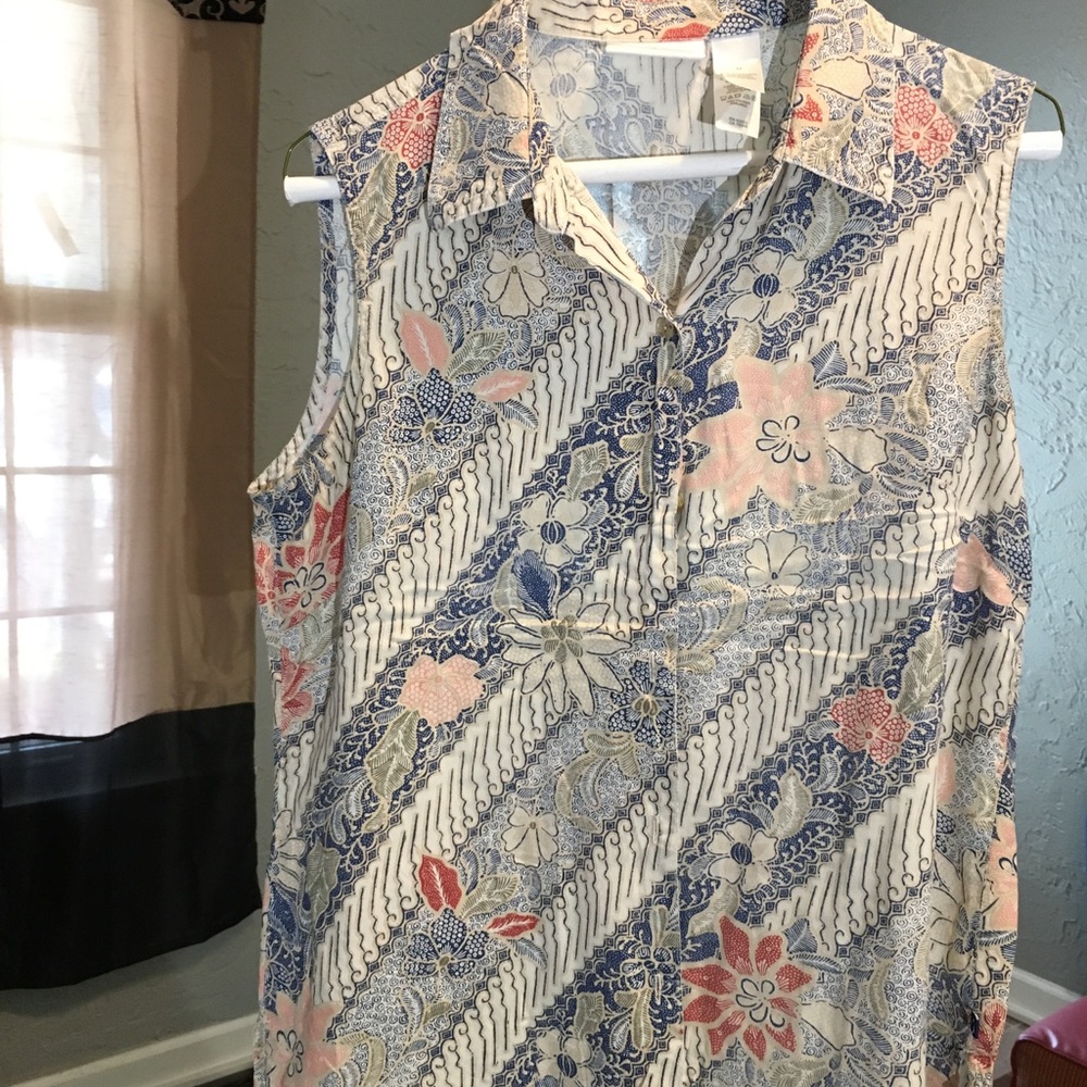 Sleeveless Top/ blouse