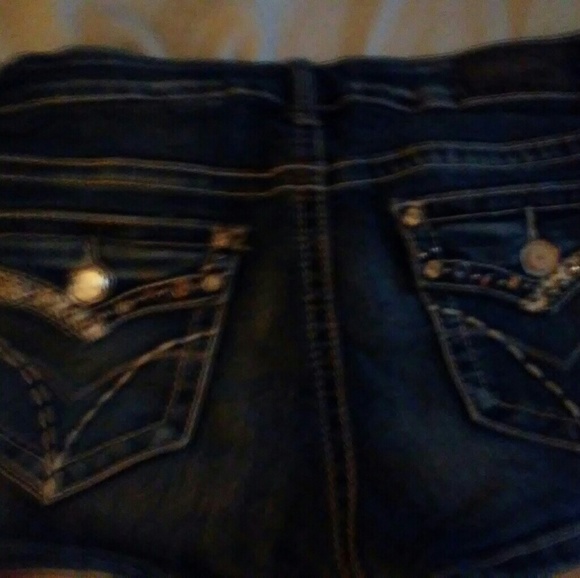 Denim shorts - Picture 2 of 4