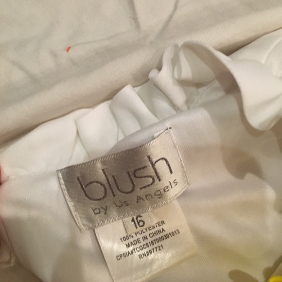 Yellow and white dress - Picture 5 of 6