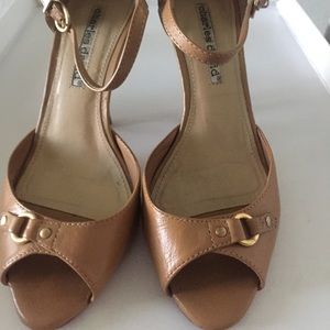 Charles David peep toe pump