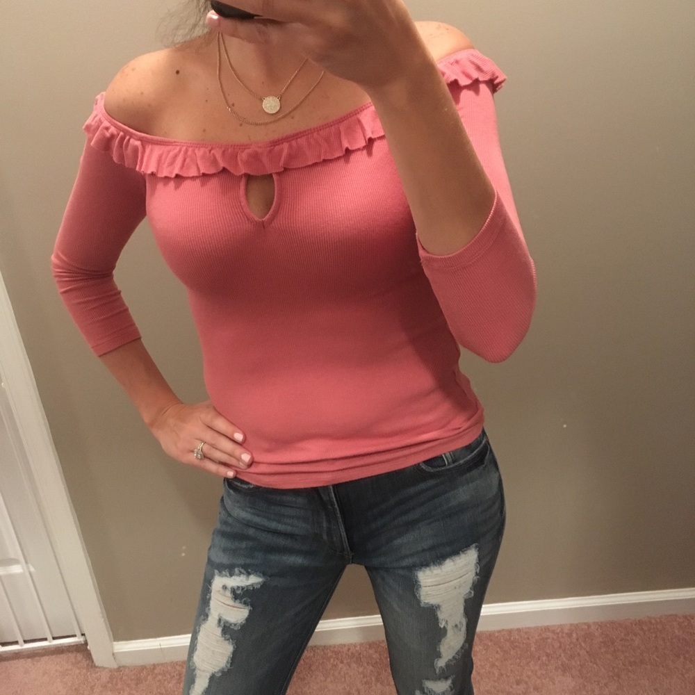 🆕2 Wears! Off Shoulder Express 3/4 Sleeve Top