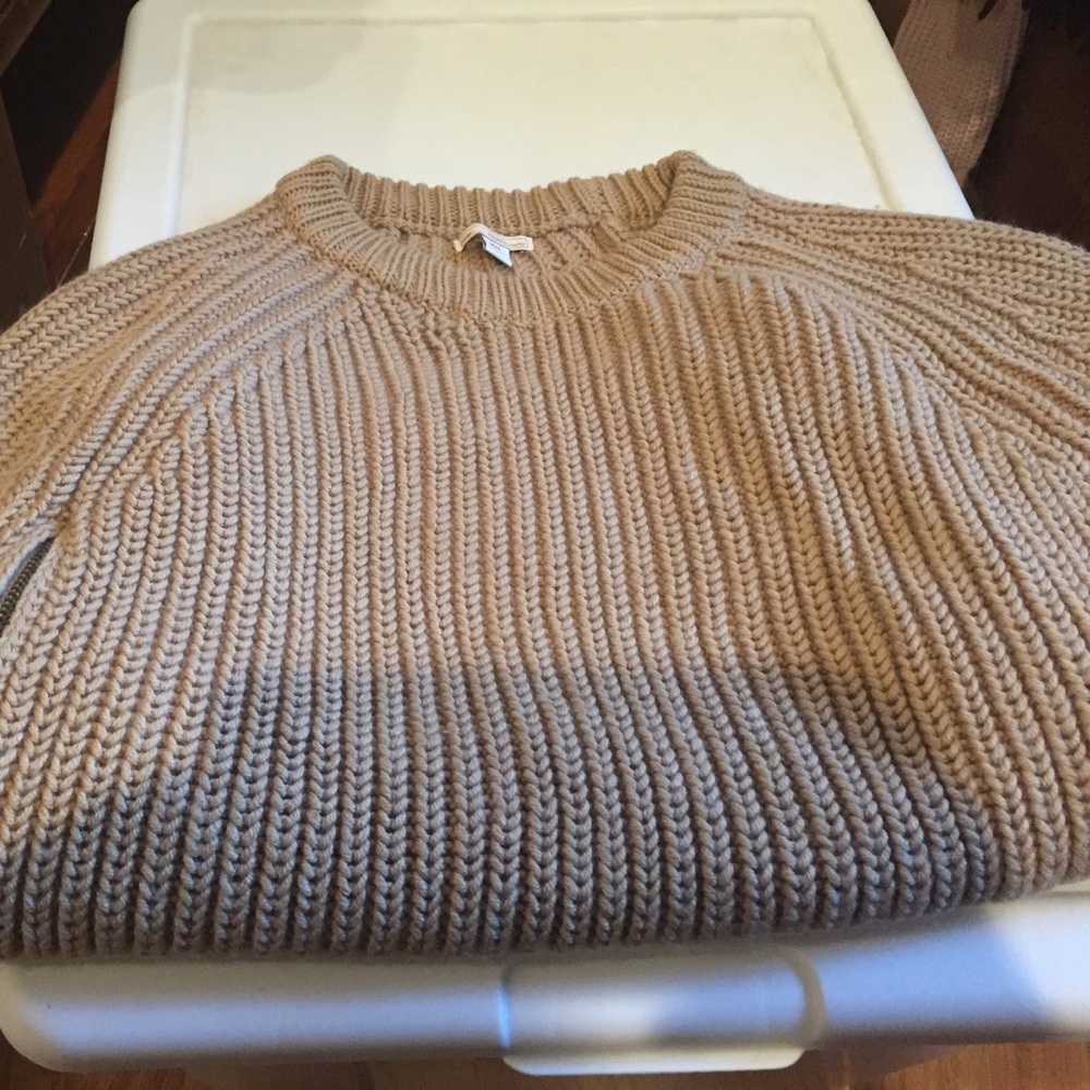 Gap knit cape size M/L