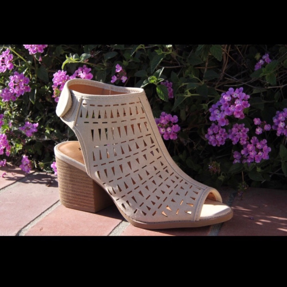 Qupid heels- peep toe.