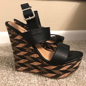 Wedged Strap Sandals!