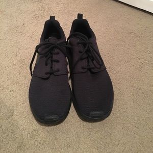 Nike Roshe Shoes (all black)