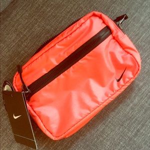 New Nike studio toiletry bag 2.0 red & blue print