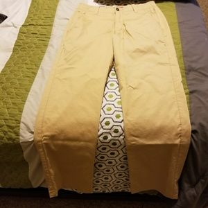 Mens UA Chino's size 32x32 gently worn