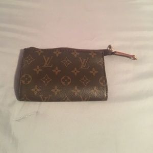 Louis vuttion clutch