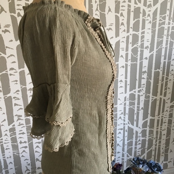 Top - Picture 2 of 5