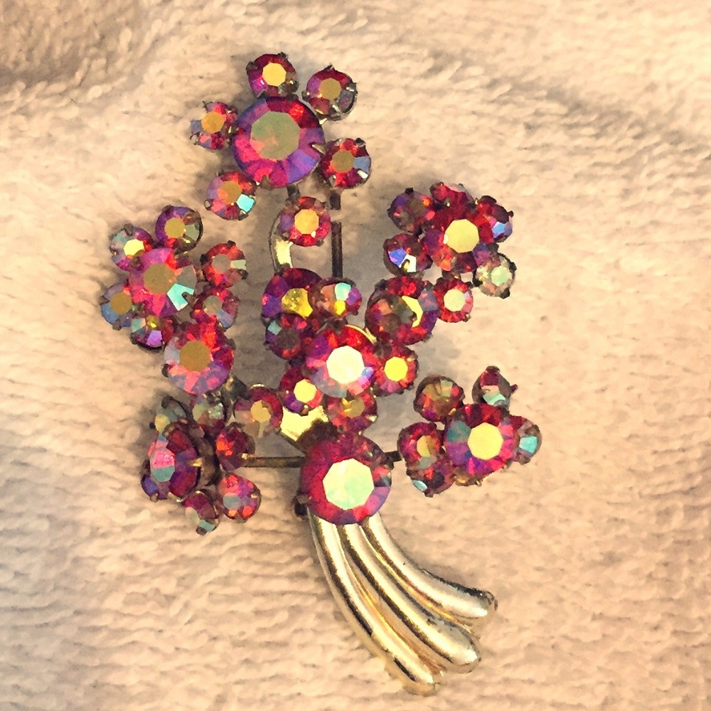 Vintage Pink and gold crystal brooch