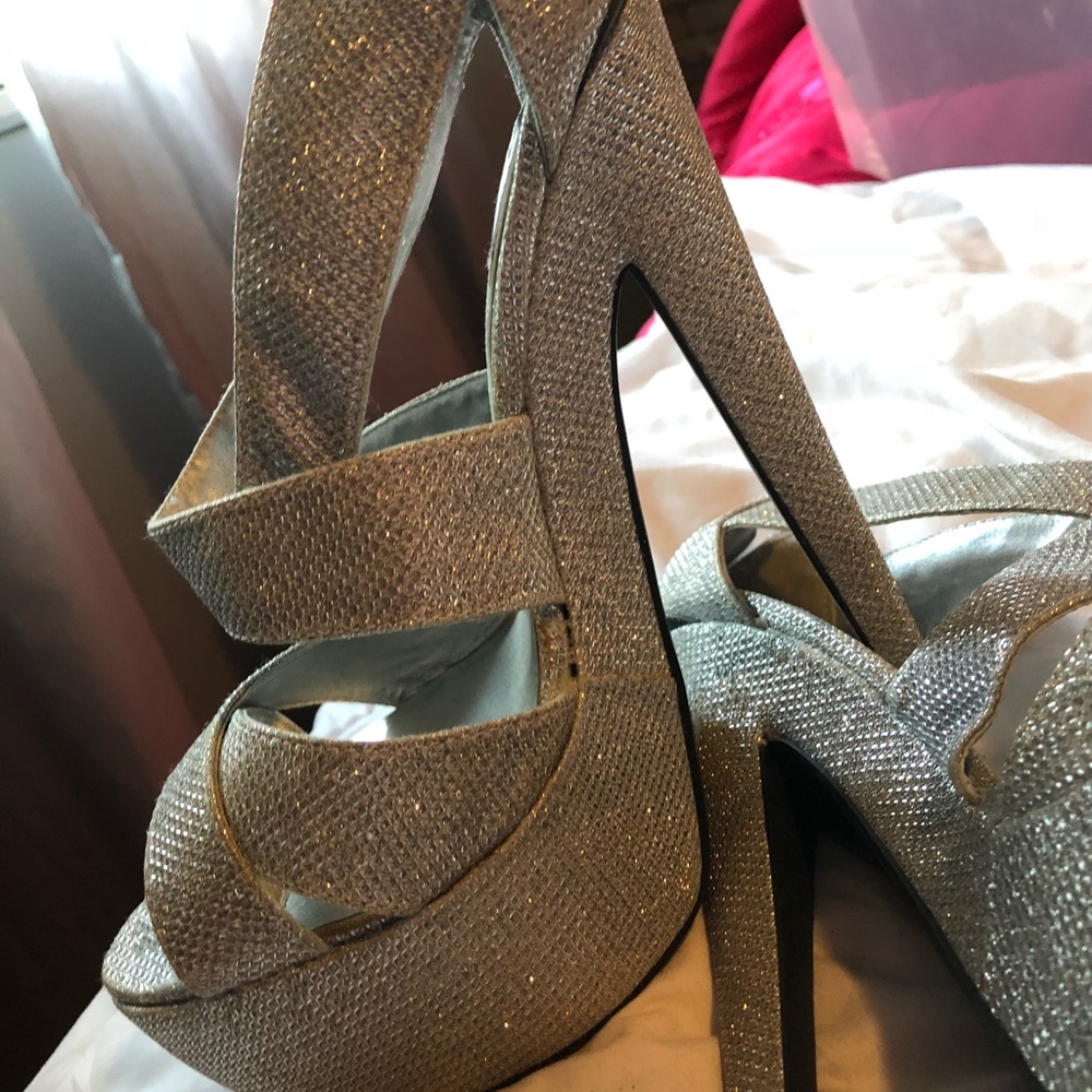 Silver platform heels - Picture 2 of 4