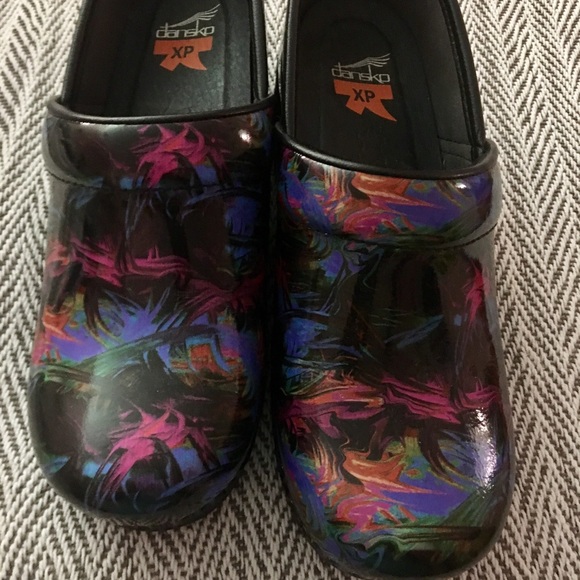 Gently used- worn 2 times - Picture 1 of 6