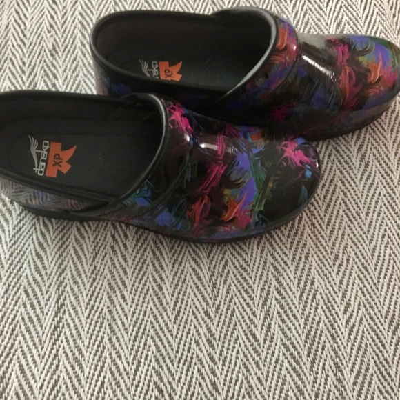 Gently used- worn 2 times - Picture 2 of 6