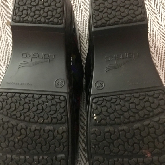 Gently used- worn 2 times - Picture 5 of 6