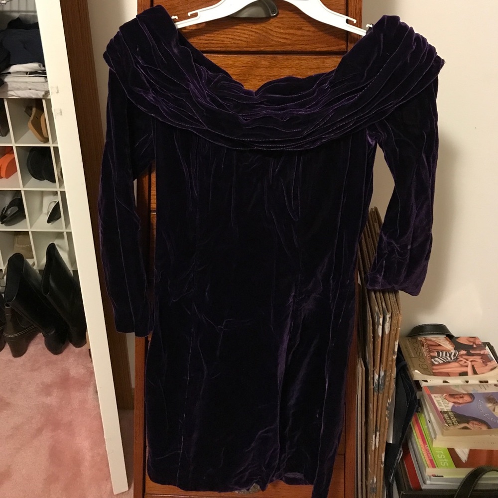 Velvet off- the-shoulder Dress