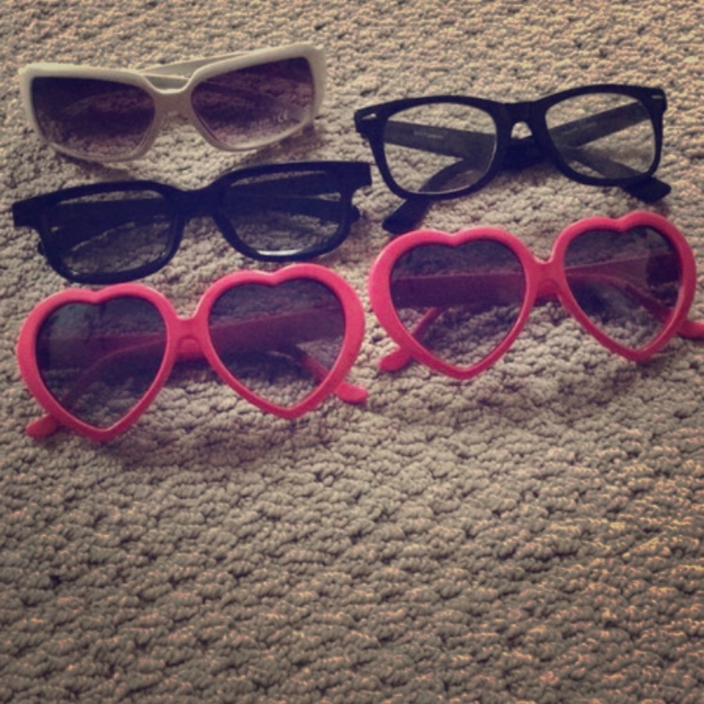 Sunglasses Bundle - image 1