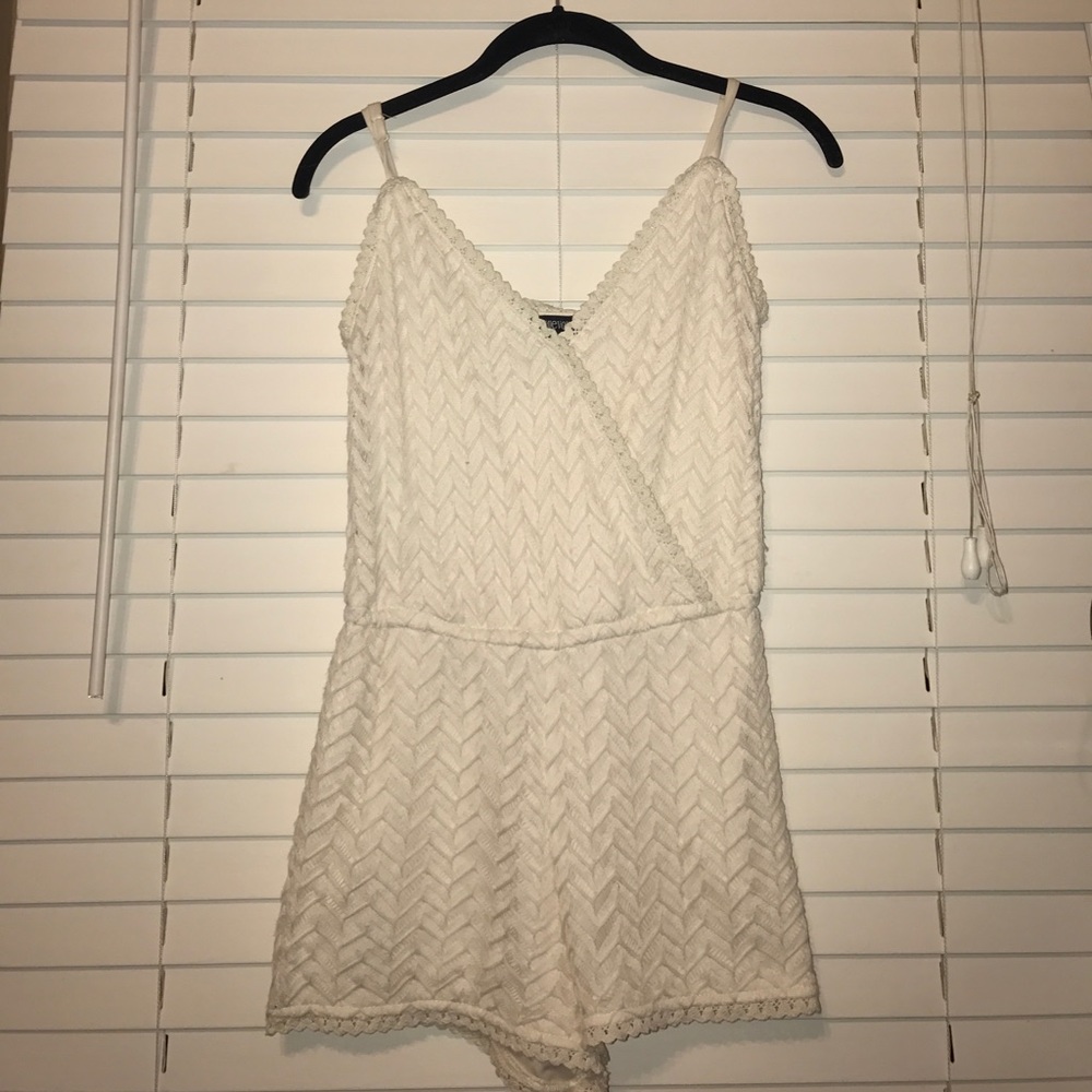 Romper size small never worn