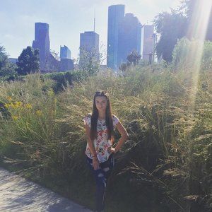 Meet your Posher, Enxhi