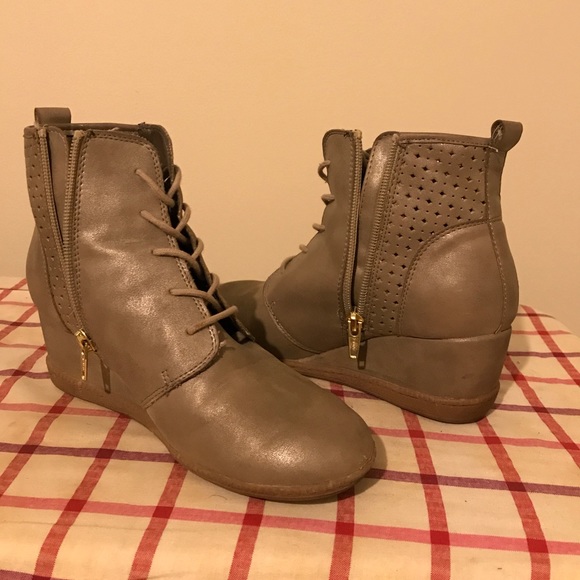 Taupe bootie - Picture 4 of 4