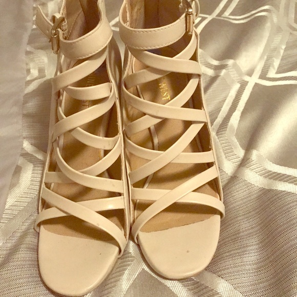 Nine West bone color heels - Picture 1 of 3