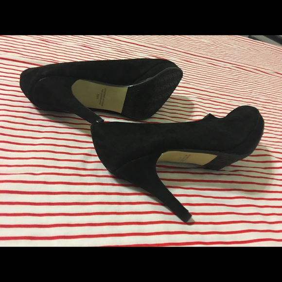 Adrienne Vittadini Black suede heels - Picture 5 of 7