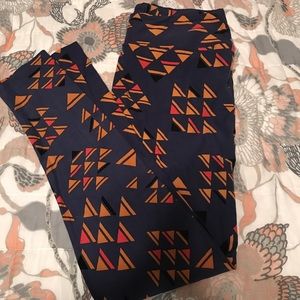NEVER WORN - LuLaRoe TC Leggings