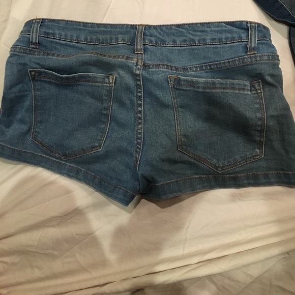 Forever 21 shorts - Picture 2 of 5