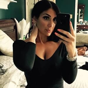 Meet your Posher, Marisa