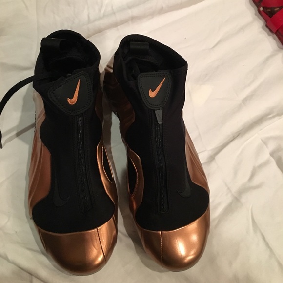 Gold Nike shoes brand new - Picture 2 of 8