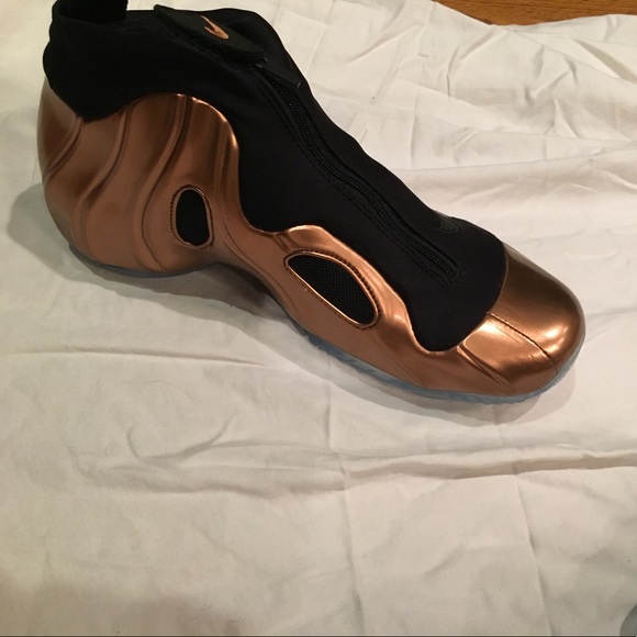 Gold Nike shoes brand new - Picture 5 of 8