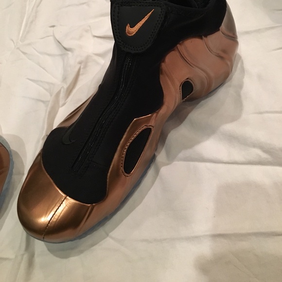 Gold Nike shoes brand new - Picture 6 of 8